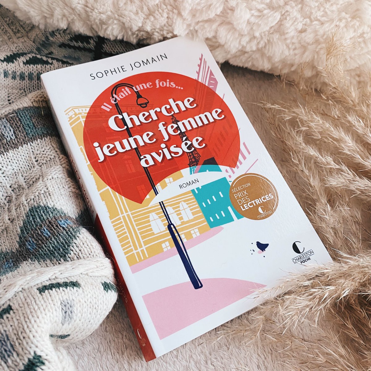 ✨ Cherche jeune femme avisée ✨

Dès le 11 janvier, vous pourrez découvrir en librairie « Cherche jeune femme avisée » en format poche, le premier tome de la saga « Il était une fois... » de @Sophiejomain  qui nous embarque dans un récit qui ne manque pas de piquant. ✨