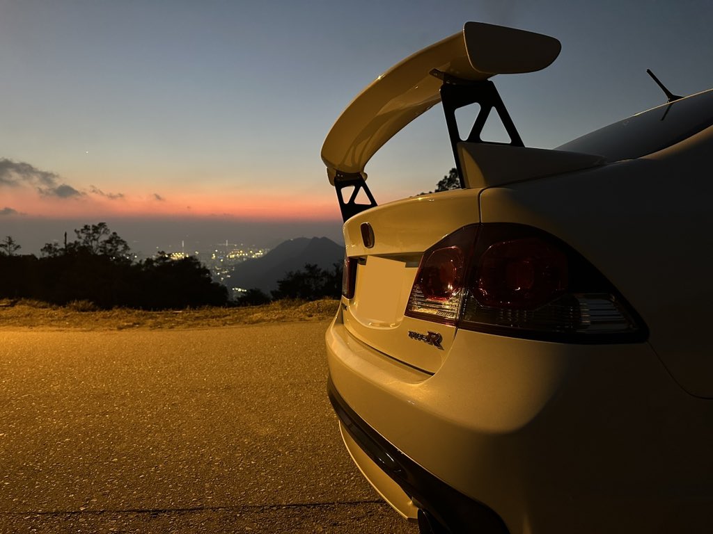 silverkinkw's tweet photo. 夕焼🌄
楽しいですね🎄
#FD2 #TypeR #K20A #civic #civictyper #シビックタイプR #シビック #タイプR #vtec #vtecclub #vtecsociety #vtecholics #vtecpower #jdm #愛車撮影 #愛車自慢 #車好き #無限 #mugen無限power #mugenpower #mugen #愛車のある風景 #風景 #nocarnolife #drivewithfun #峠 https://t.co/cQexJe5TMm