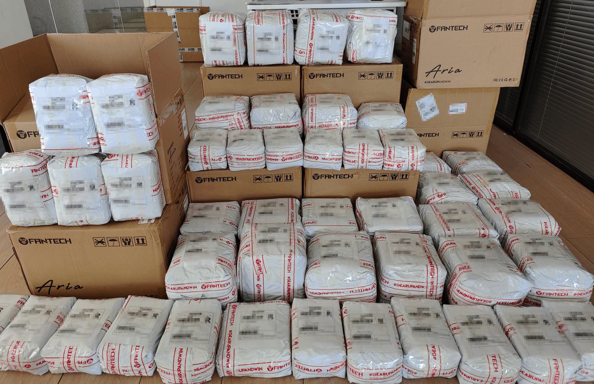 Fantech_World's tweet photo. ♥️We're working hard to send out hundreds of Aria Gaming Mice for this year's Holiday Mega Sale!

💰Save up to $33 on Fantech Aria + Accessories!

🎯https://t.co/FdMRCwbncF

#fantech #aria #megasale #gamingmice #gamingmouse #pcperipherals #desksetup #buildapc https://t.co/SSmiVvrUTB