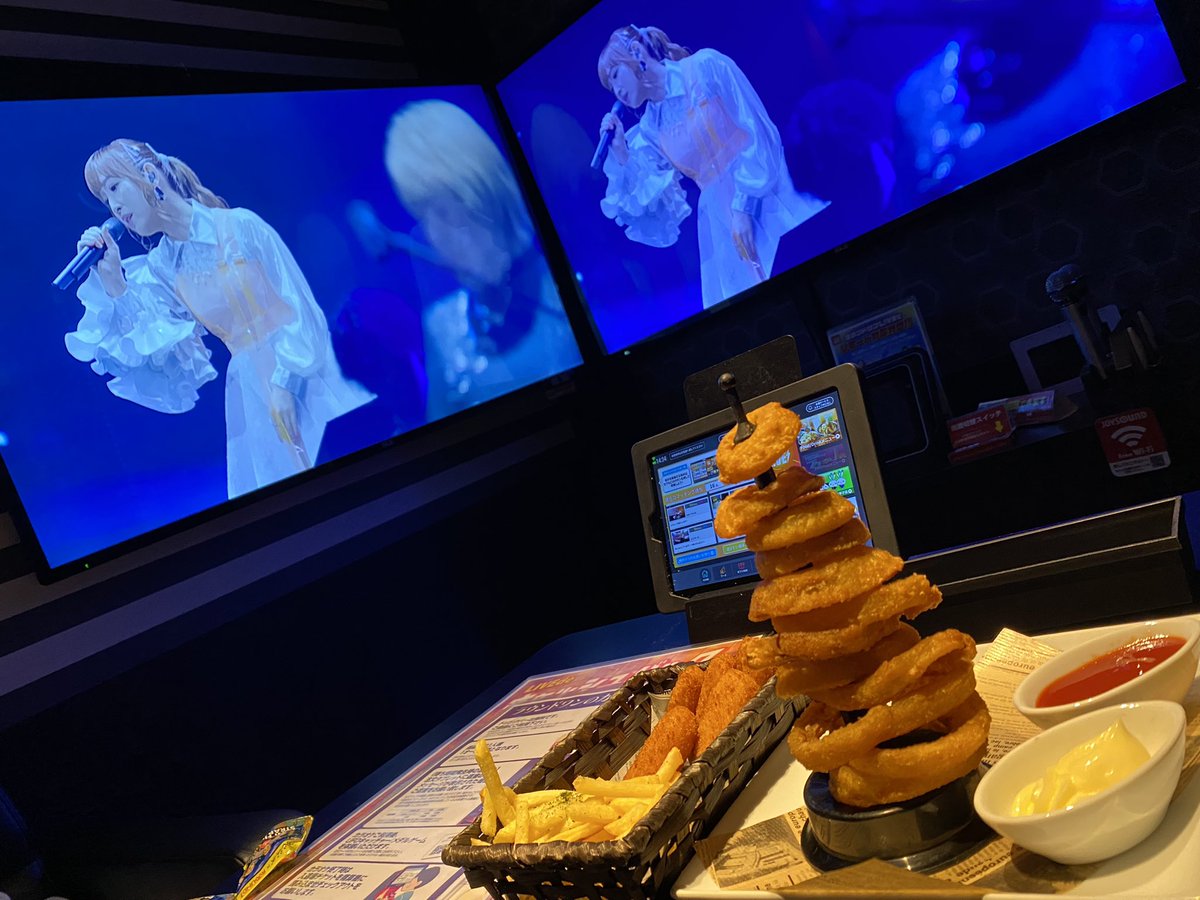 pomchoody's tweet photo. なう!!!!!
#fripSide
#fripSidePhase2
#fripsideSSA
#南條愛乃
#八木沼悟志 https://t.co/8DOlWBj2Lg