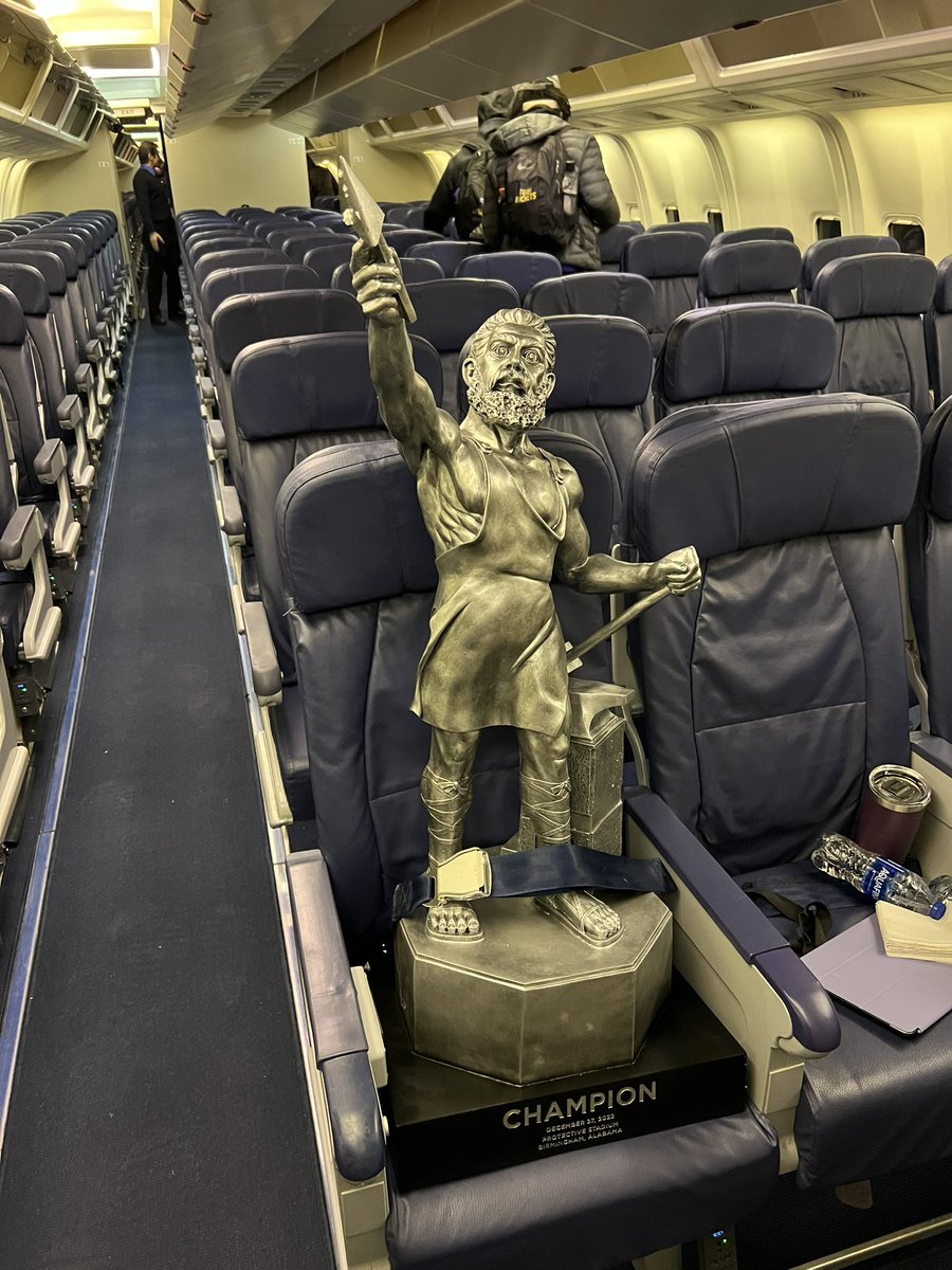 Headed back to G-Vegas with a little hardware!!
#BirminghamBowl!! #GoPirates!!!
🏴‍☠️🏴‍☠️🏴‍☠️