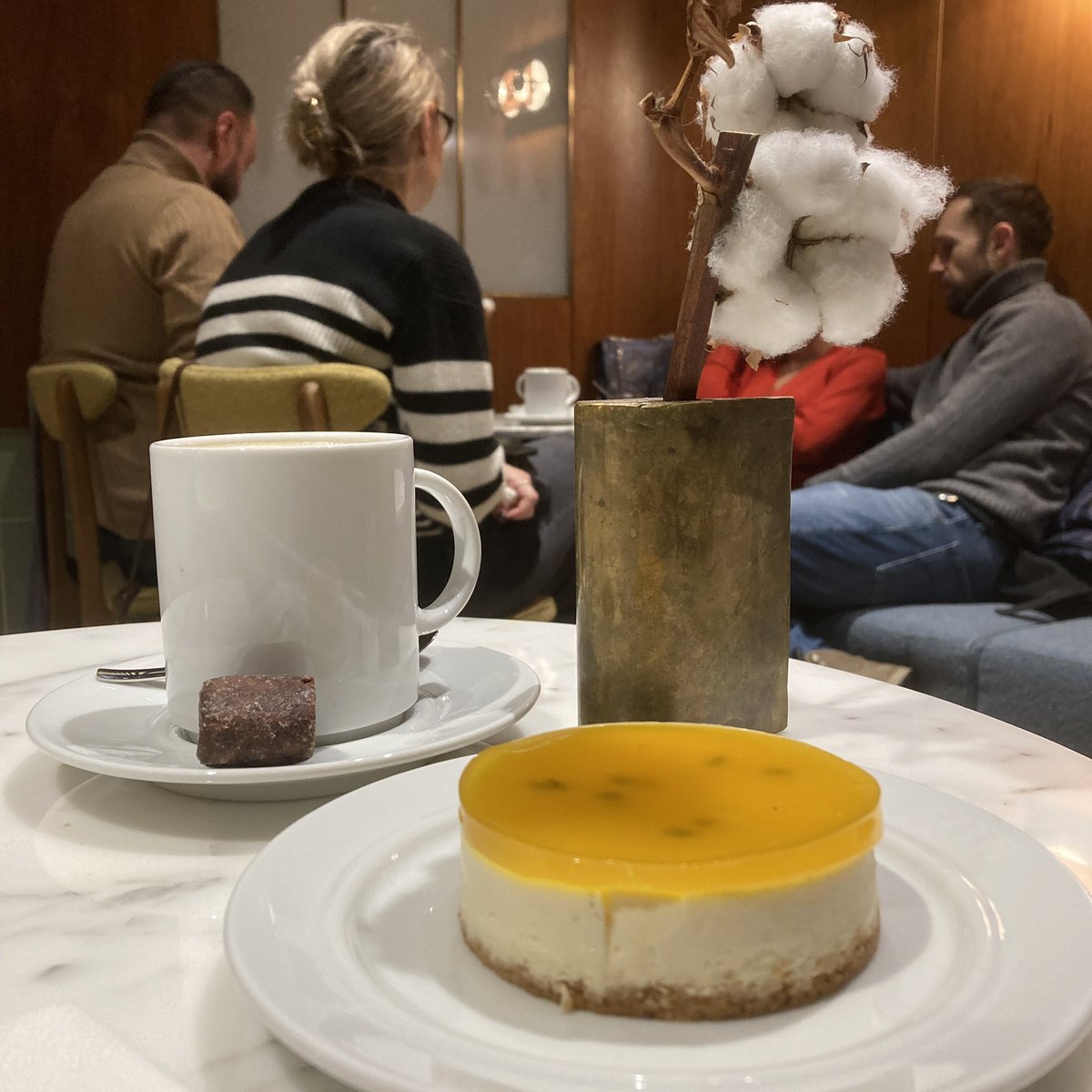 tokounogourmet's tweet photo. ポーランド🇵🇱ワルシャワ
『LUKULLUS』ポーランドに複数店ある人気ペストリー。老舗ヴェーベルのチョコレートマスターが開業したこともあり味も折り紙付き。カフェ利用も出来るので、ちょっとした休憩にも使えます。
#lukullus #poland #ポーランド #Warszawa https://t.co/PKfQgSbdI0
