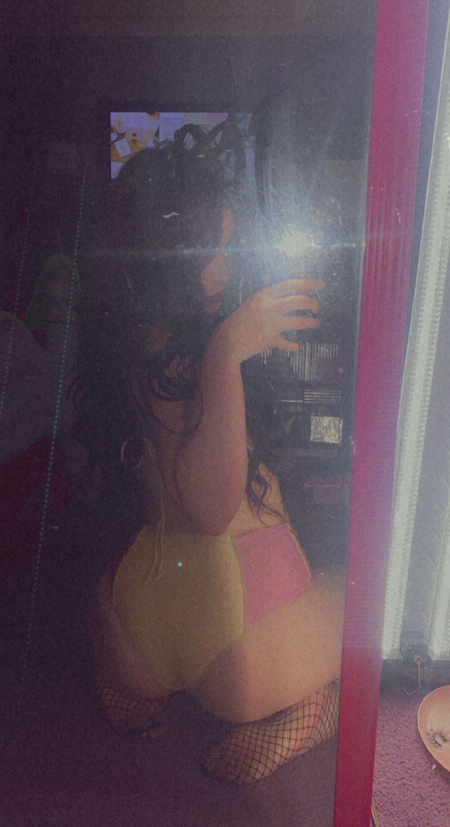 Anna40981162's tweet photo. Buy my content hunnies 💗 #content #snapchathoe https://t.co/7RGr8YBECY