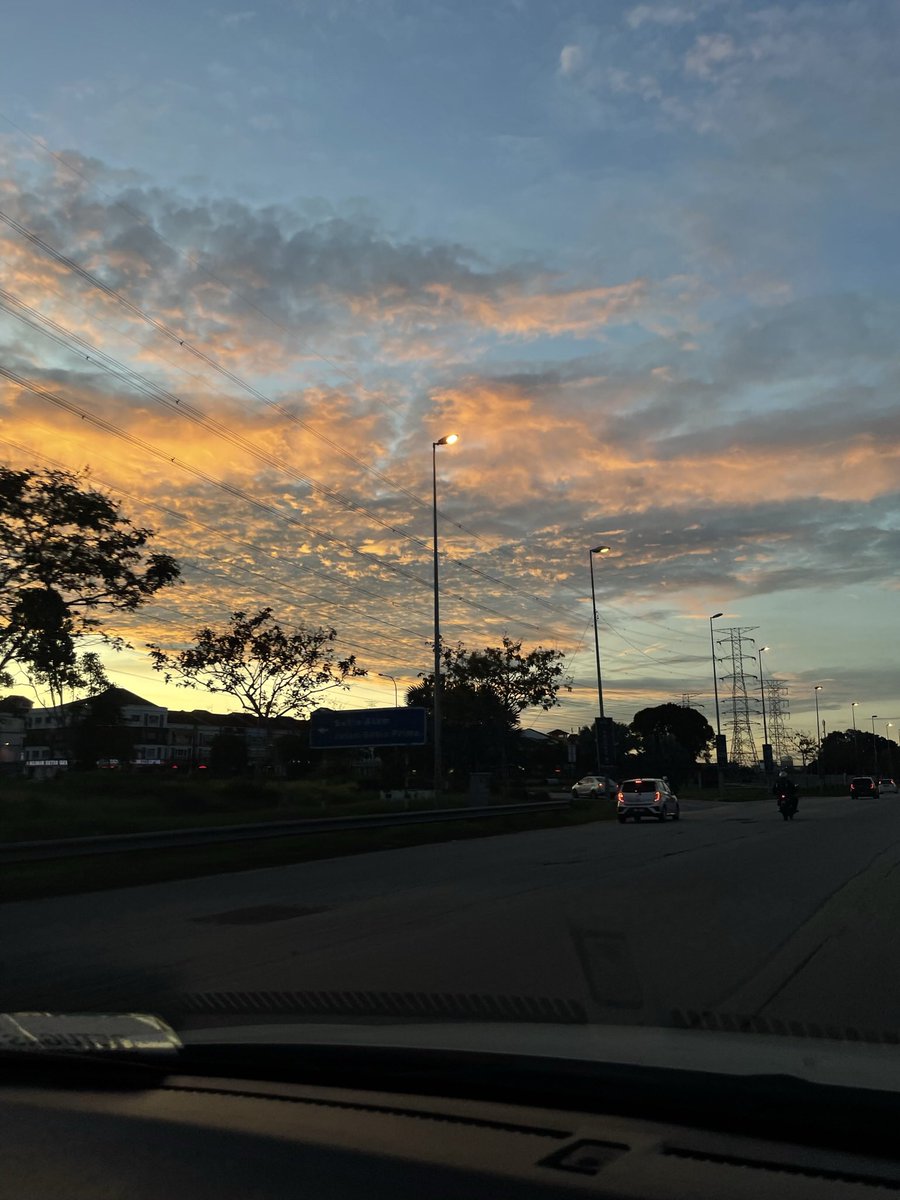 muhdnqiuddin's tweet photo. im in love with skies, tapi paling suka yang 4 ni https://t.co/kac2qLMr8e
