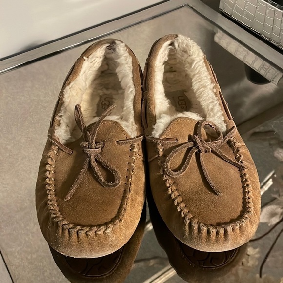 So good I had to share! Check out all the items I'm loving on <a href="/Poshmarkapp/">Poshmark</a> #poshmark #fashion #style #shopmycloset #kancan #delias #ugg: posh.mk/GSeLwoZu7vb