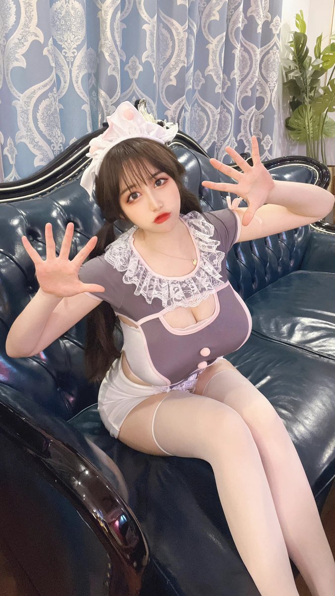 _micokey_'s tweet photo. 骗女孩来家里你还得买束花
男的不用骗 你说来家里看马桶都来
#小九九micokey
#日系 #可愛い #正妹 #聊天 #人像 #可愛 #女僕 #角色扮演 #美女 https://t.co/oXGT19mFzu