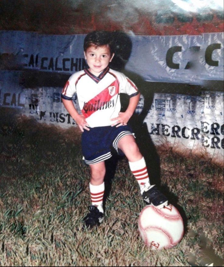 _MateoMJ's tweet photo. Julián Álvarez y Mateo Messi son la misma persona. https://t.co/rLYPld98xk