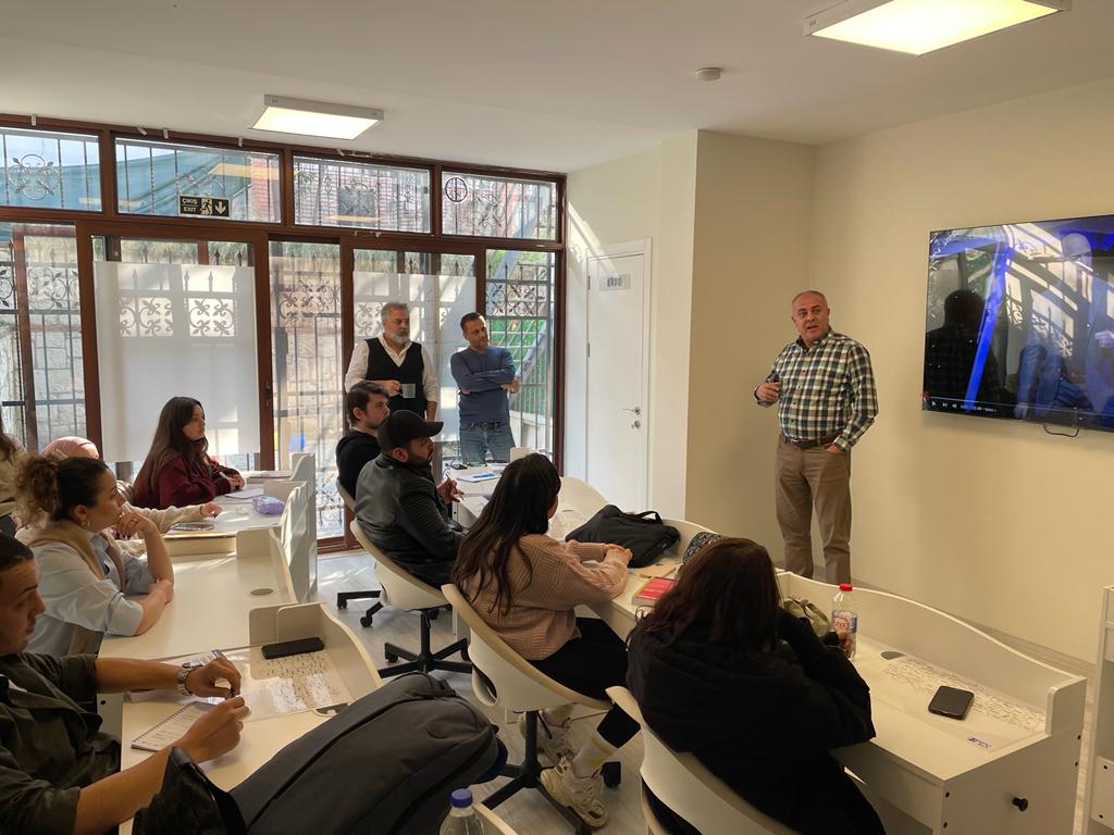 AcademyOpex's tweet photo. Opex Akademi'de bu haftaki konuğumuz Blue Rain Lojistik İş Geliştirme ve Satış Direktörü ''Levent BARDAKÇI'' bizler ile birlikteydi. Sektör tecrübelerini bizler ile paylaştı. Kendisine katılımı için çok teşekkür ederiz.

#lojistik #eğitim #kariyer #opexacademy https://t.co/mk2inh5y5q