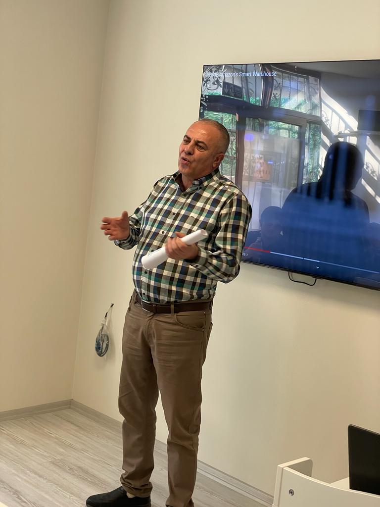AcademyOpex's tweet photo. Opex Akademi'de bu haftaki konuğumuz Blue Rain Lojistik İş Geliştirme ve Satış Direktörü ''Levent BARDAKÇI'' bizler ile birlikteydi. Sektör tecrübelerini bizler ile paylaştı. Kendisine katılımı için çok teşekkür ederiz.

#lojistik #eğitim #kariyer #opexacademy https://t.co/mk2inh5y5q