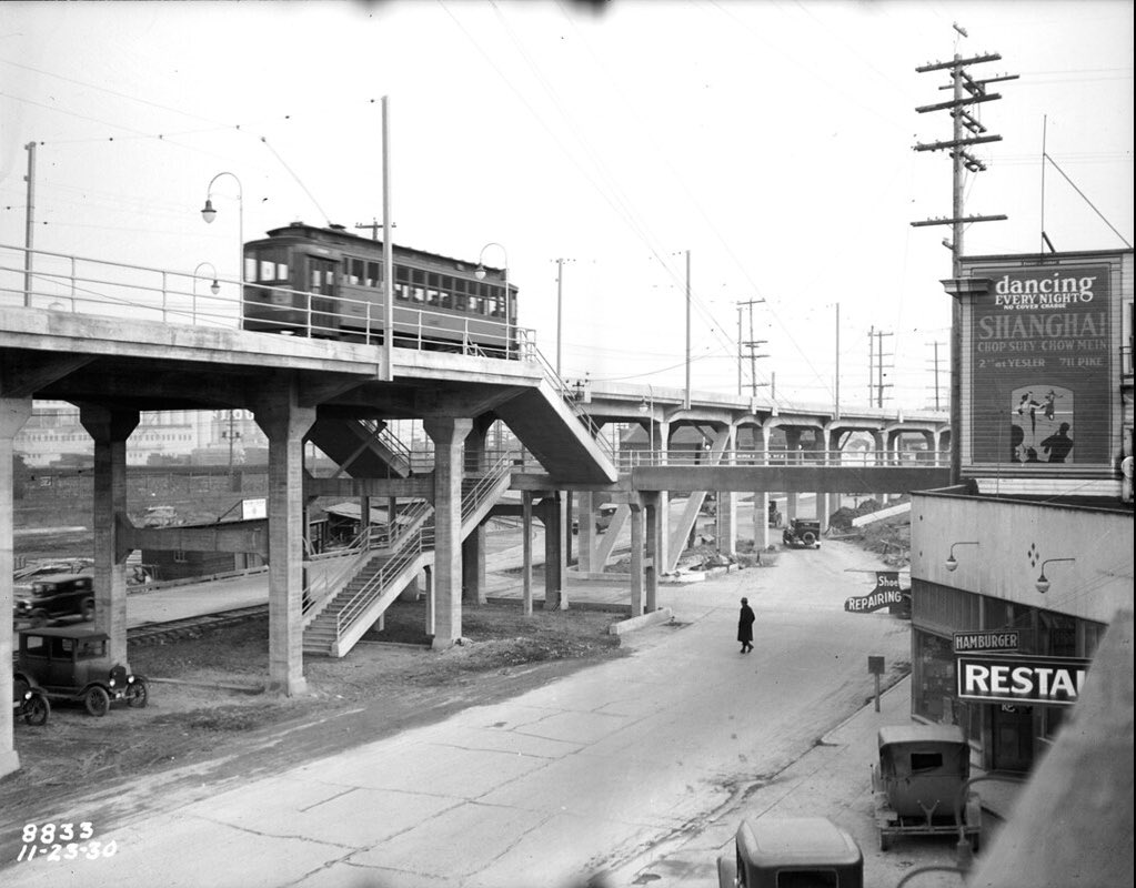 MinusPeach's tweet photo. Thinking about how 100 years ago Seattle had elevated streetcar tracks that went from downtown to west Seattle. https://t.co/SsLoxhdrjb