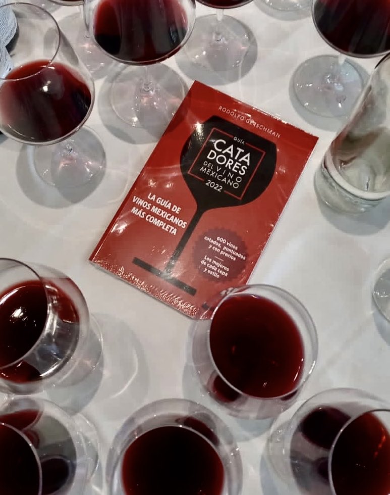 Aún estás a tiempo de regalar esta guía, la más completa de vinos mexicanos, con más de 600 referencias y todas las regiones vinícolas. En librerías Gandhi, Amazon y conmigo gerschmanrodolfo@gmail.com apresúrate!