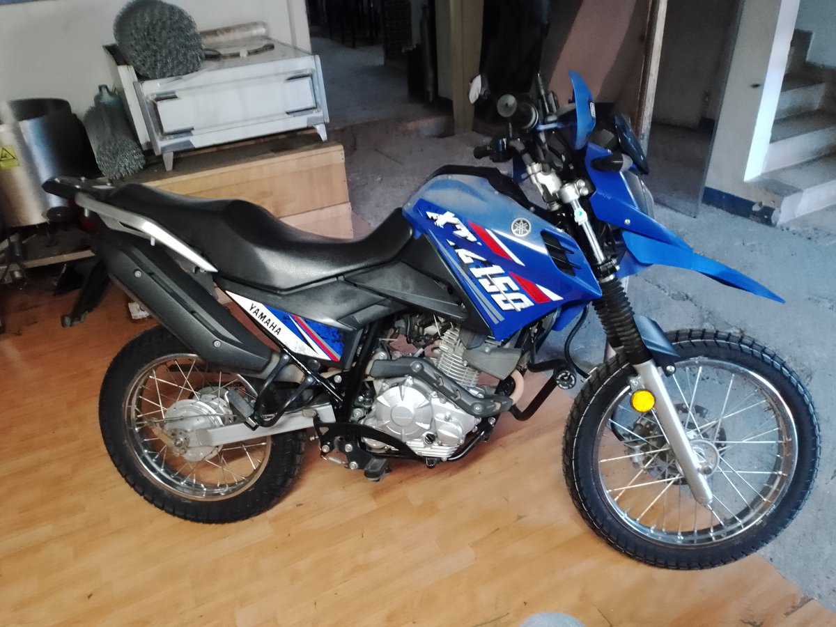 _Dreamshield's tweet photo. Amigos en #Medellin, me acaban de robar la moto en modalidad jalada. Placa AOM79F sector Villa Hermosa. Cualquier rt es cariño. https://t.co/SmfzBOfIE7
