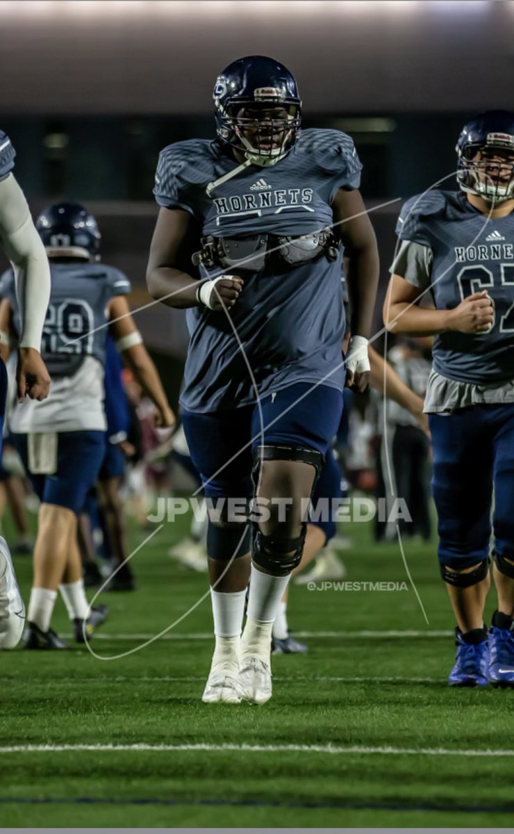 CoachSmokeNJ's tweet photo. Love The Development Taking Place With 6’6 330 @GeorgeDuah8 ! From Learning The Game To Starting RG At One Of The Best JCs In The Country!! Keep Working King! Go Get Everything!! #IrvingtonTuff😤 #Dec2023Grad https://t.co/NK1ujH3Jmx