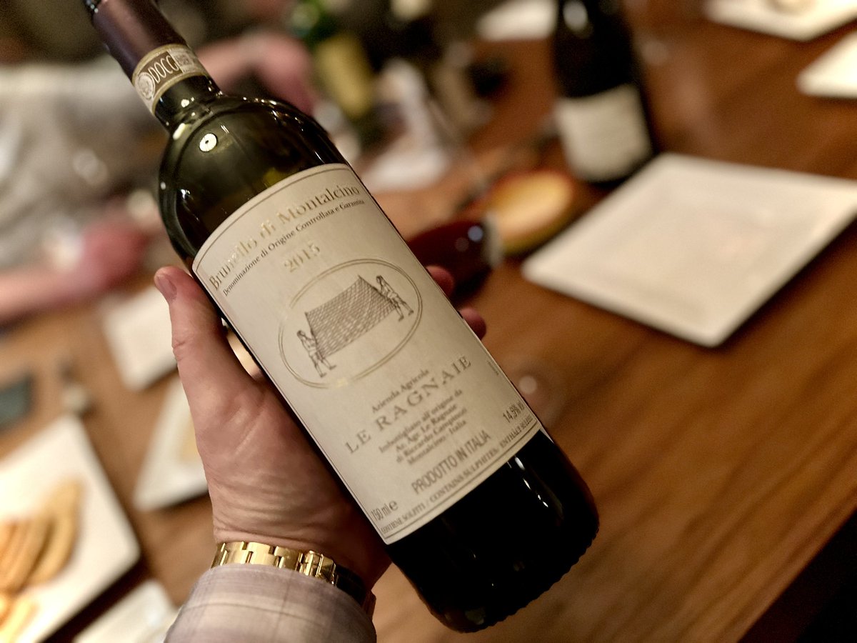 RoebuckSteve1's tweet photo. A fun evening
#cheers everyone π·
@AmauryCarrasco @Constan70997526 @CoastCabCritic @Noles31BB @vashtiroebuck1 #winetasting #winepairing #winelovers #wineintheglass #Bordeaux #foodiechats #foodandwine #sommchat #foodie #culinary #lifeisgood #Luxury #redwine #winetime https://t.co/r59Y7yjRmY