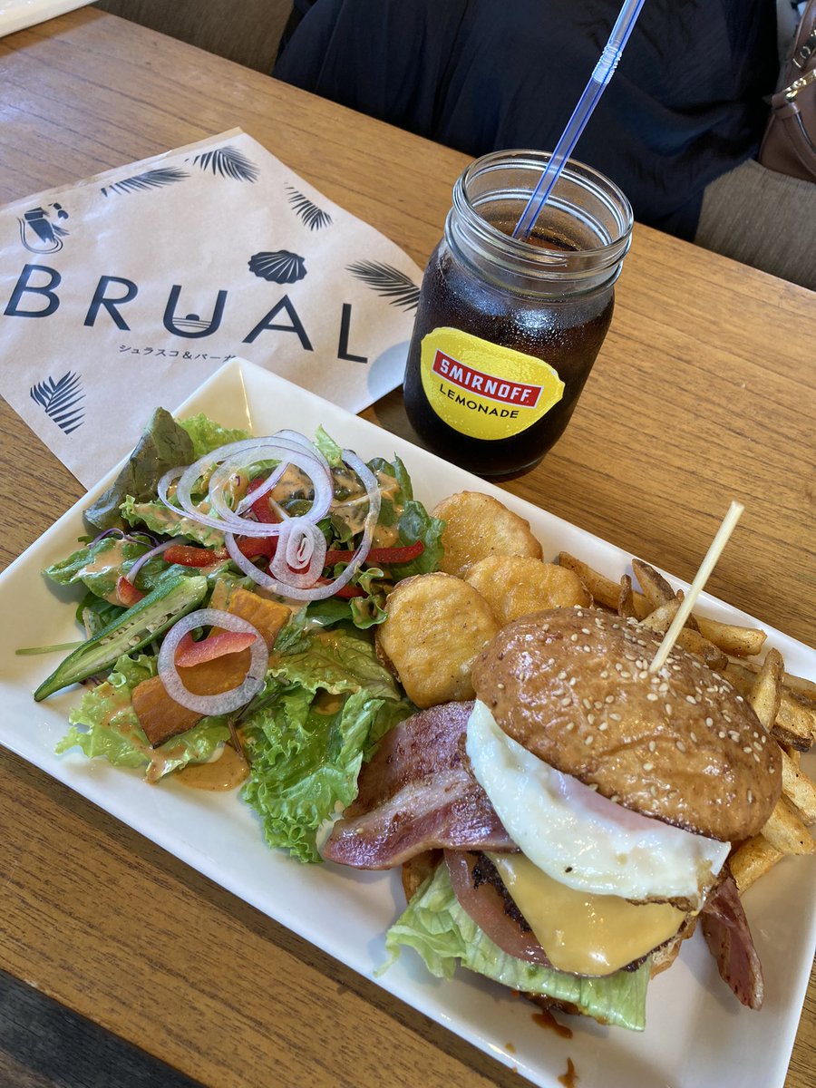 acchan_0427's tweet photo. ランチはBRUALでガーリックシュリンプとバーガー
#BRUAL https://t.co/cO13IRaegq