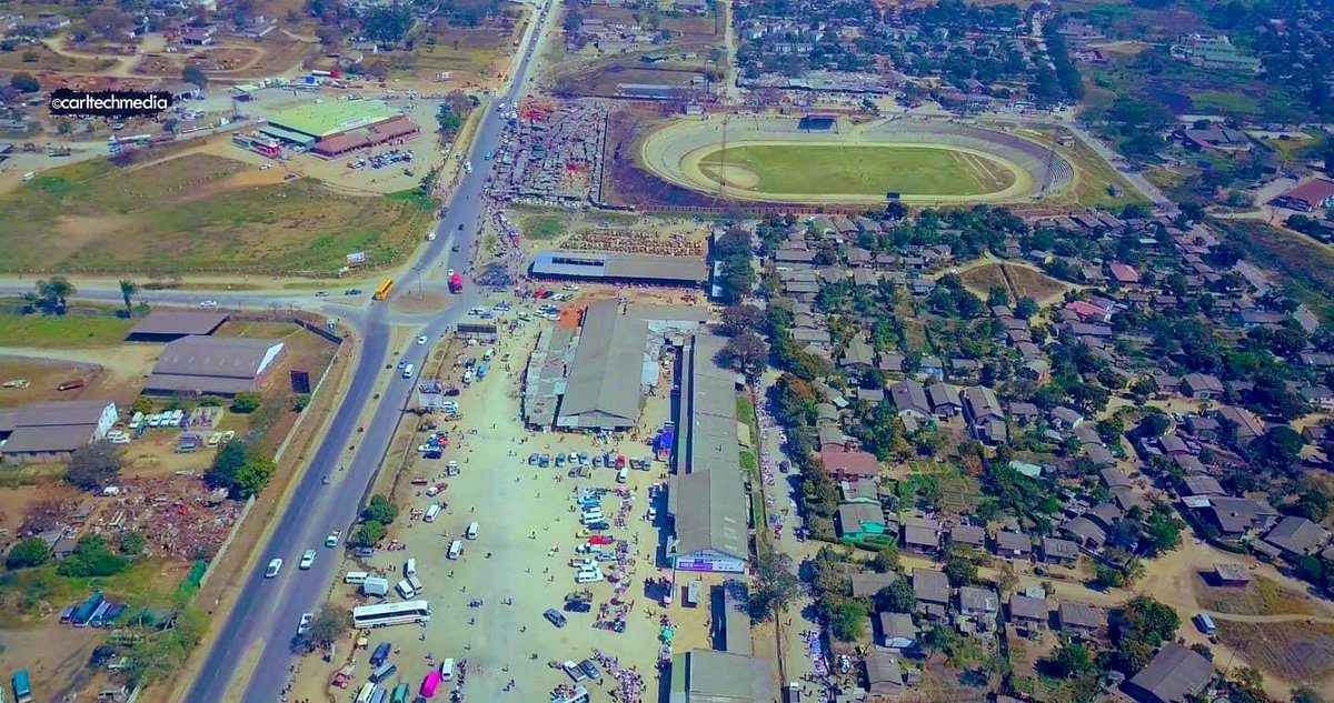 MutareSights's tweet photo. 5 . Sakubva 📍

If you are a fan of township tourism you should visit #Sakubva , the first high density suburb to be established in Mutare in 1925. You can visit places such as Sakubva Stadium, where @TukuOfficial recorded his first live album and Beit Hall. 

📸: @carltechmedia https://t.co/iGa8gpabD2