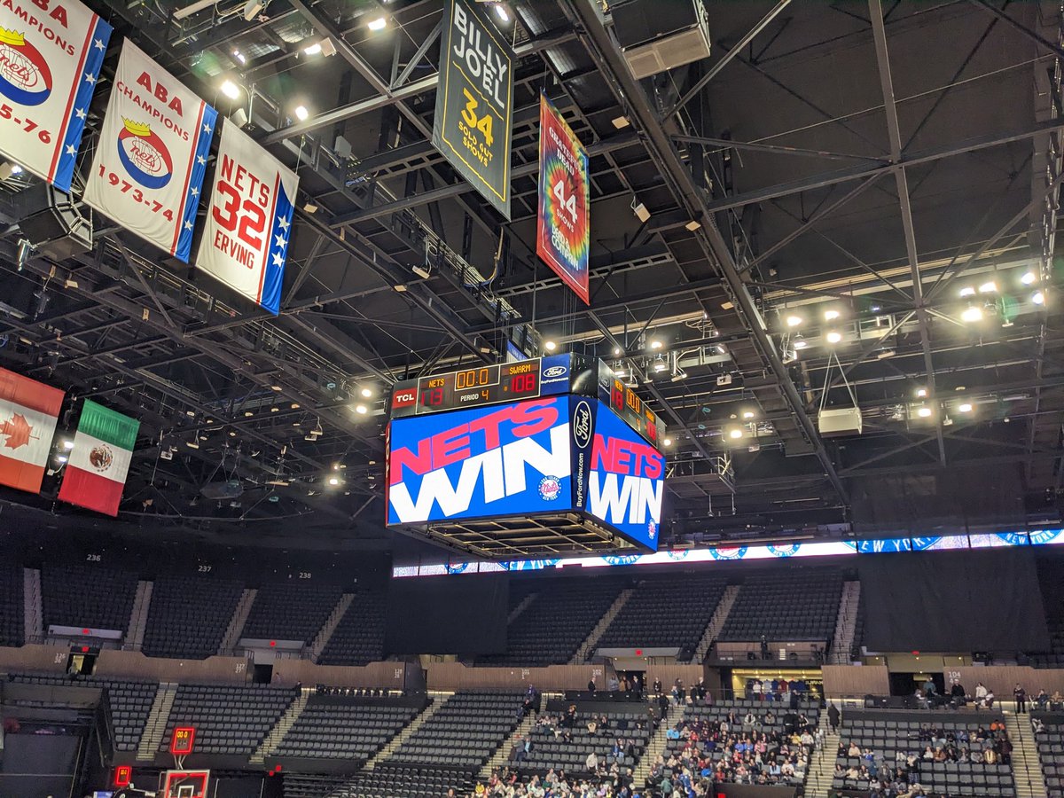 justin_paley's tweet photo. @MattEstreich interviewing @STGDwill after he led the way with 23 points in the @LongIslandNets 113-108 win over Greensboro #longislandnets #linets #nets #gleague #probasketball #basketball #nassaucoliseum #longisland #catchthewave https://t.co/p2Ys2Ir4Ti