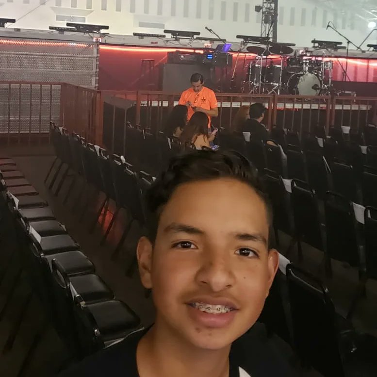david_silva31's tweet photo. @grupojns @aremamx Mi hijo y yo iremos a celebrar sus 15 años con ustedes, me pidió de cumpleaños ir al show, ya hemos ido un par de veces a verlas a los @90sPopTour https://t.co/mueAowBbRf