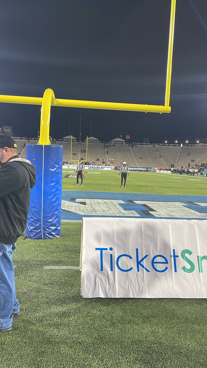 KJHerbert's tweet photo. @Birmingham_Bowl net is down! Thank you https://t.co/e48aSpeSBH