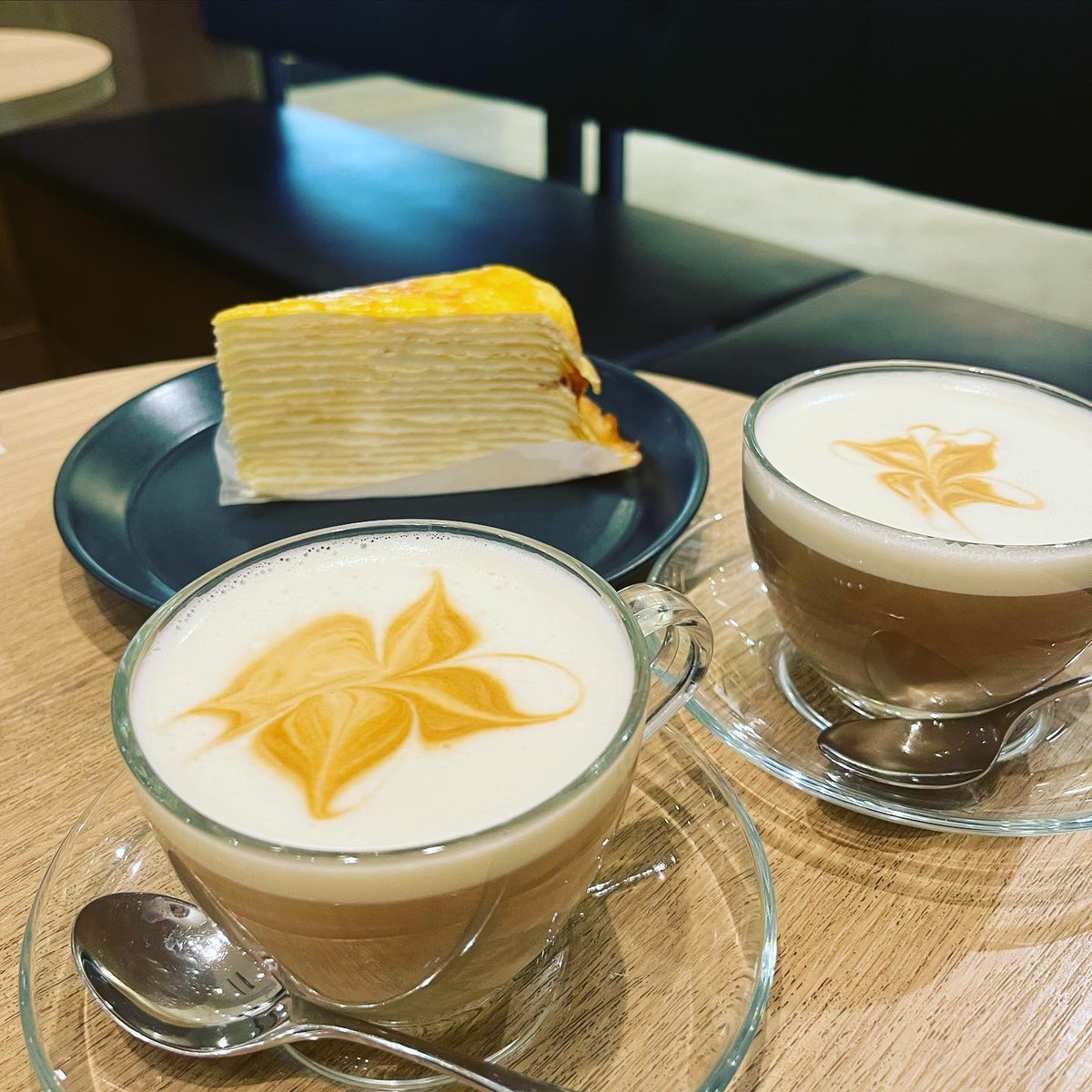 share_ride's tweet photo. [ instagram ] #ミルクレープ Rは #ソイラテ 珍しくSも #ソイラテ * #外食 #外食記録 #外食日記 #食べ歩き #食べ歩き男子 #食べ歩きおじさん #カフェ好きな人と繋がりたい #cafestagram #ふたりごはん #男二人暮らし #GayLife #中年ゲイライフ https://t.co/XjMtk0niNT https://t.co/wBaF9TuEr7