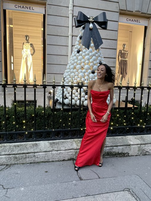 #Christmas2022 #Paris #RedprincessDress 💃🏽💫 https://t.co/LWTVIh0Ehg<a href="/tag/christmas2022"class="tags">#Christmas2022</a><a href="/tag/paris"class="tags">#Paris</a><a href="/tag/redprincessdress"class="tags">#RedprincessDress</a>