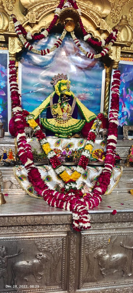 KapilShrimali's tweet photo. श्री सांवलिया सेठ की जय (आज के दर्शन) 28 दिसंबर https://t.co/dfwSx5O071