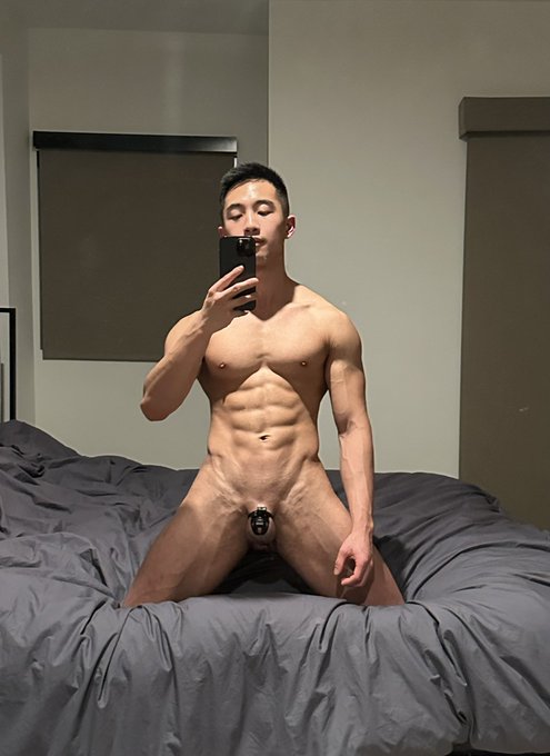 On my knees for you 😉 https://t.co/v9t2FYlPVQ