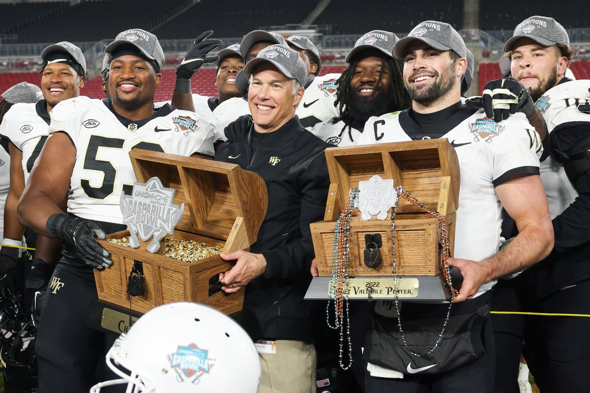 Les_Johns's tweet photo. My column on Deacon Nation coming to grips with the NCAA Transfer Portal decisions of Sam Hartman and Rondell Bothroyd.
https://t.co/X7Z1pIAYVi https://t.co/rq40jnZzTu