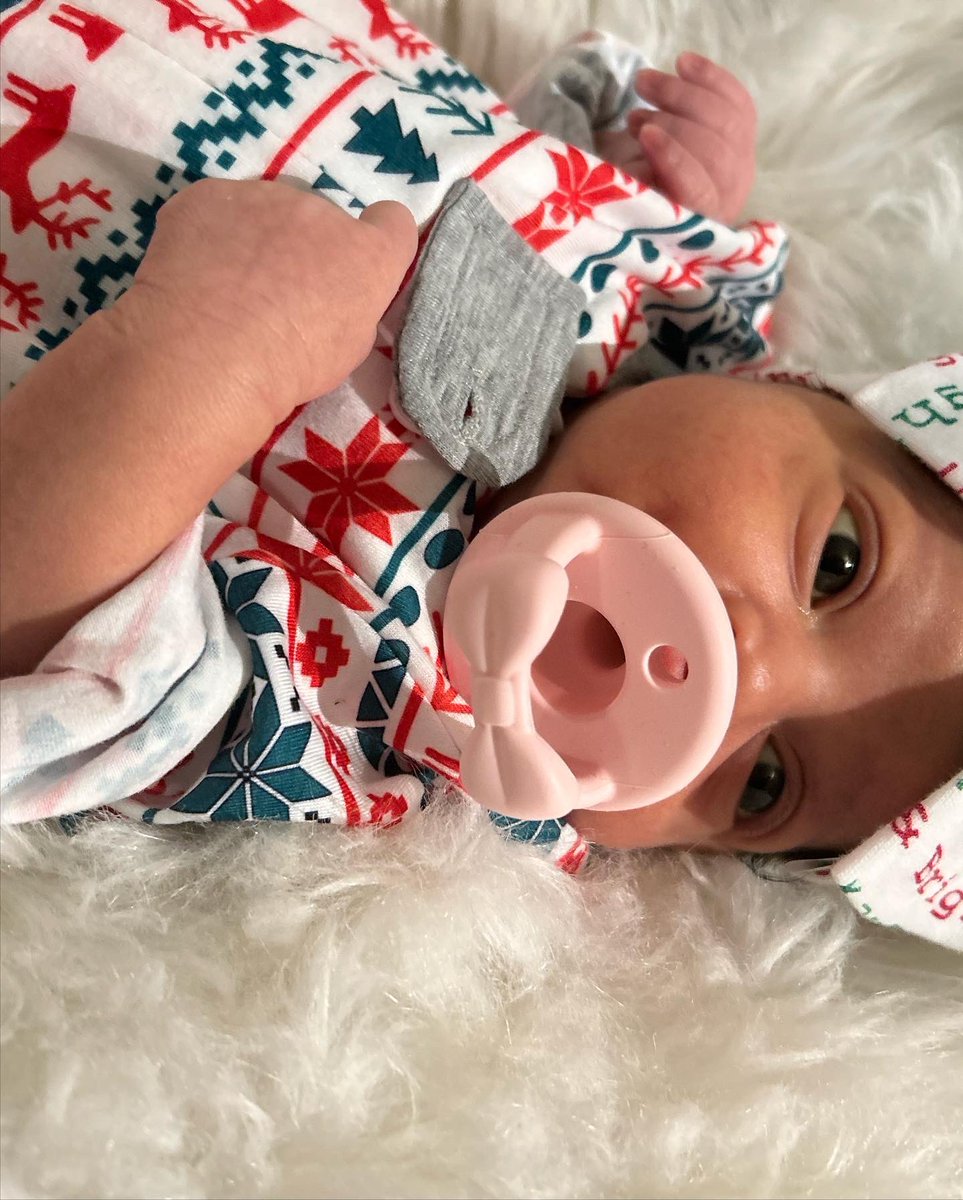 keyyyyyy___'s tweet photo. just showing off a princess 🥰👨‍👧meet Ms.Khloe😍♥️ https://t.co/a28KINeTOa