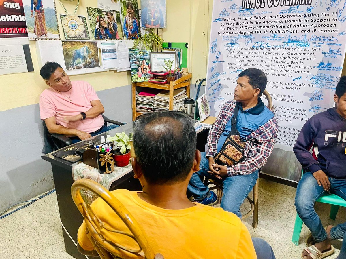ncipskprov's tweet photo. Update||: 12/28/2022..... 

NCIP SULTAN KUDARAT PROVINCIAL OFFICER SIR ERIC MUNDOG RAZ entertained Brgy IPS clients from Poloy-Poloy,  Municipality of Lebak re: service's issues on their Barangay IPMR.. https://t.co/l8wjIqtaXT