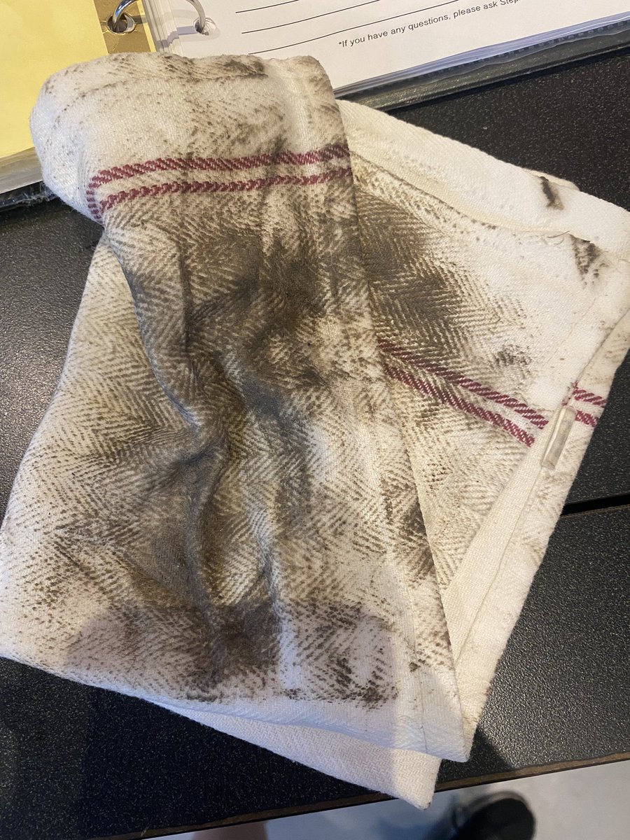 madisont___'s tweet photo. @verysmallriver I used to have to clean these and this was after ONE DAY. I will never ever use these again. https://t.co/eawymsUoEl