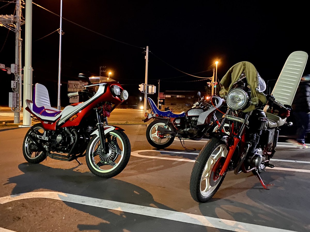 abren3's tweet photo. NightSpeciality

#CBX400F
#CBR400F
#CB250T
#GS400 https://t.co/QE0Z02go3a