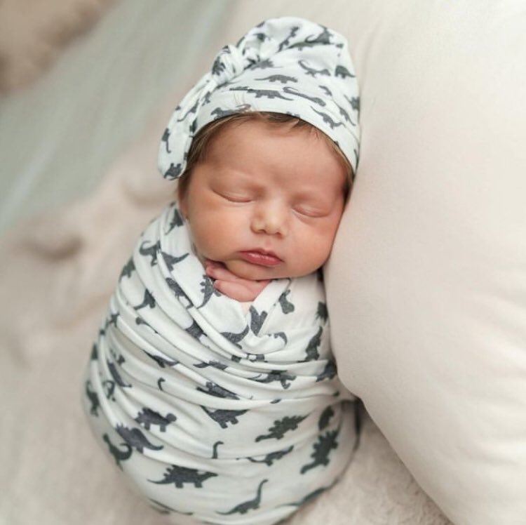 Welcome to the world Arthur Lance Green! Our Christmas gift came a little late but still the best gift ever! Love him to pieces already!

—@LancelotGreen