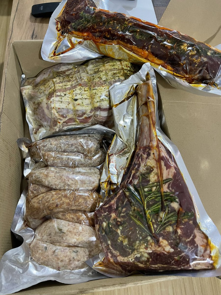 Англи технологиор монголын хамгийн сайн тансаг зэрэглэлийн махыг манай найз бэлтгэж бгаа шүү. Гадныхан их үйлчлүүлдэг. BB butcher гэж пэйжээр нь эсвэл 8040 8040 утсаар захиалж болно 🙂 Зайдас нь ямар нитритгүй цэвэр махаараа, бүтэн амталсан тахиа гээд багцаар нь авч болдог шүү