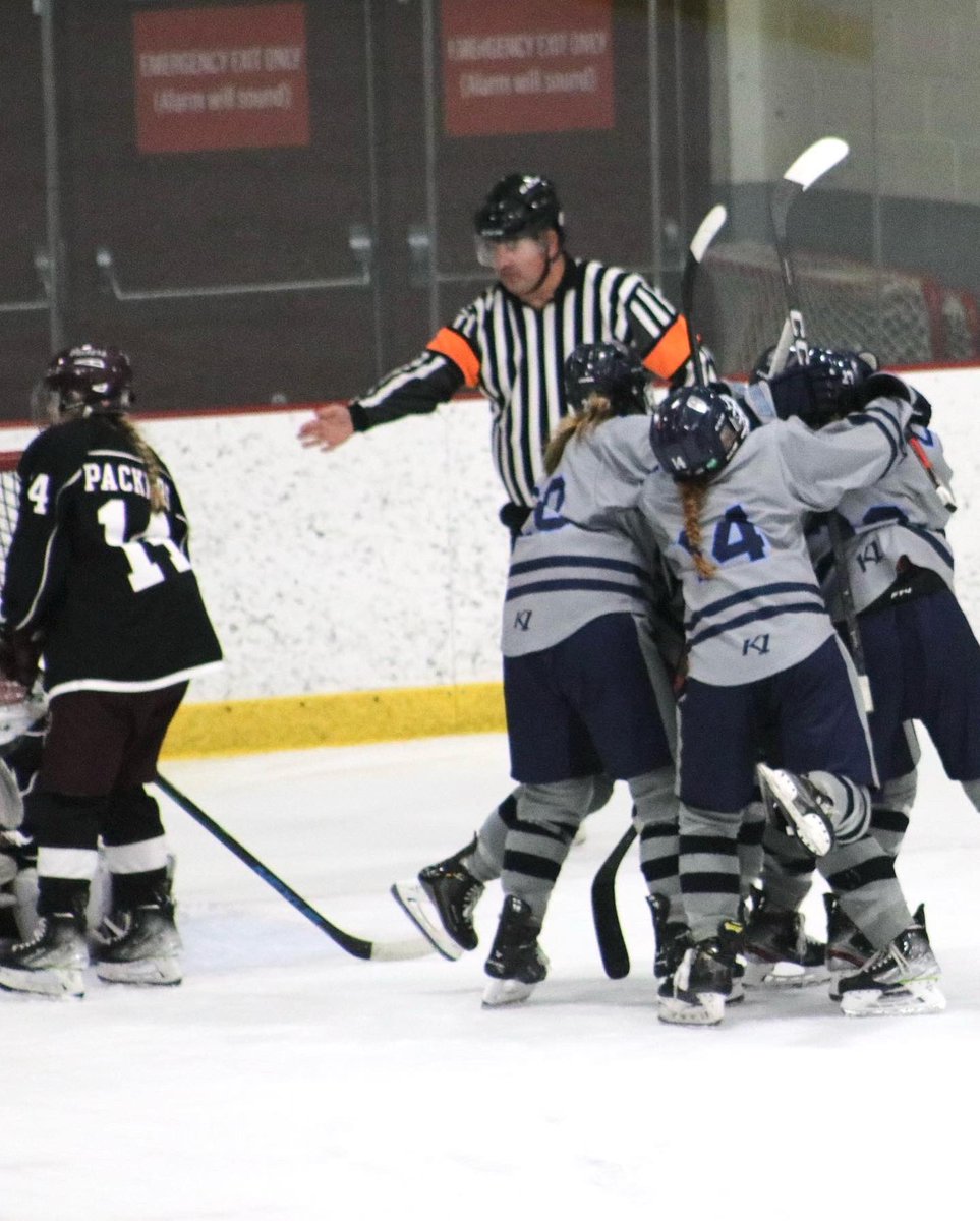 RMG_Hockey's tweet photo. Thrilling 2-1 victory in OT vs SSP send us to the championship! Whole team was believing, Vicky stuffs home the GWG! #crashthenet #believe #love #kaposiaclassic🏆 https://t.co/VUplHSxkwR