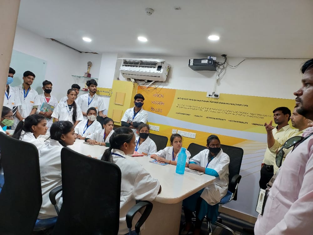 foundationlpl's tweet photo. Exposure to a Lab Environment can provide trainees with valuable learning opportunities and help to increase their understanding of scientific concepts and processes.

Trainees of LPL Academy for Laboratory Medicine visited the PSC of Dr. Lal Pathlabs at Mahanagar, Lucknow. https://t.co/rwZ87nAzHR