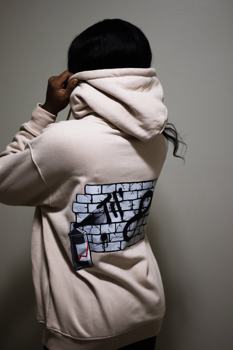 tbtilinfinity's tweet photo. The New 3M TB Reflective Sweatsuit Set 🌌 &amp; The New TB Graffiti 🎨 #CoupleGoals #tbtilinfinity https://t.co/k0iJcPwboL https://t.co/wkGcULM3UB