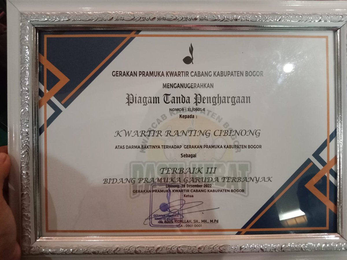 dkrcibinonggg's tweet photo. Gerakan Pramuka Kwartir Ranting Cibinong meraih penghargaan sebagai Kwarran Terbaik III dalam mengirimkan Peserta Pramuka Garuda tingkat Kabupaten Bogor (28/12/22).
@DKC_0901 @DK_Nasional #Pramuka #pramukaindonesia #kabupatenbogor #pramukahitzz #pastihebat #kwarrancibinong https://t.co/CneM4LWFIA