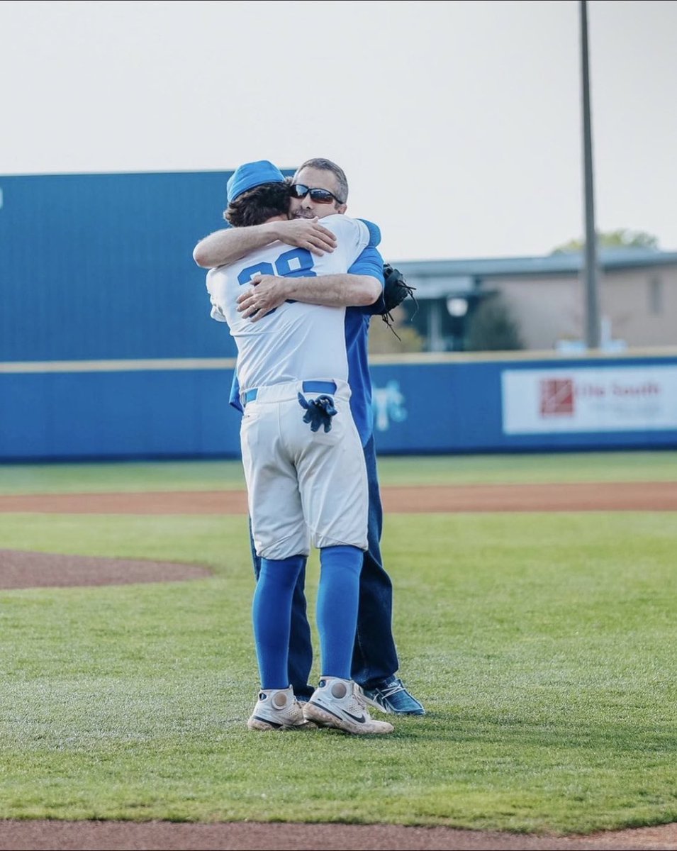 briggsrutter's tweet photo. In a year filled with tears and smiles, grief and happiness, I thank God for all of it. 2022 taught me to be a man and to appreciate what you have while you have it. I’ll never forget my mother and the strength I’ve gained from this year. May 2023 bring us all strength in Him. https://t.co/4ZulHrXlpO