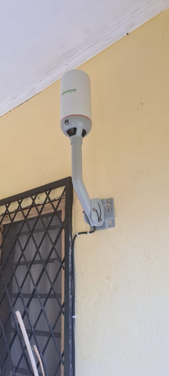SURGICAL_Tm's tweet photo. If you are using @Safaricom_Care WiFi you are about to experience a scam like youve never seen before.
1 the don't refund 4000 installations charge 
2 3mbs cost 4000 ???
3 bad customer service
4 slow speeds as low as 1mbs 
I've been following my refund for 3 months @PeterNdegwa_ https://t.co/kYO8SkEwX3