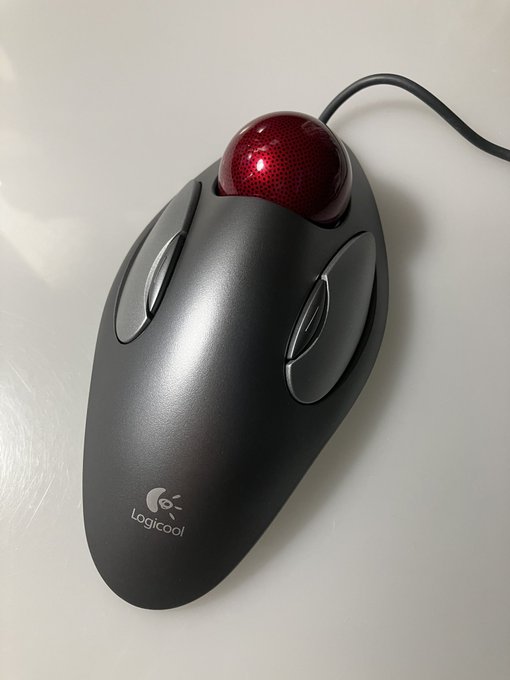 トラックボールが壊れたので、ストックしておいたコレを出してまた予備を買おうとしたら生産終了したっぽい…なのでたぶんこれが私の使う最後のTM-150です長年ありがとう 