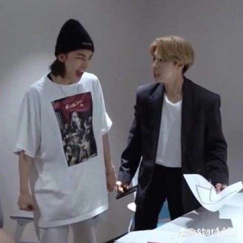 EmillySen4skz's tweet photo. @chartdata @taylorswift13 @Harry_Styles @BTS_twt @thebeatles @kendricklamar @Metallica @tylerthecreator @fleetwoodmac @Stray_Kids @pinkfloyd Tanto orgulho do Stray kids, tanto que chega a não caber no peito!!! SKZ WORLD DOMINATION @Stray_Kids https://t.co/oGeYltWuXK