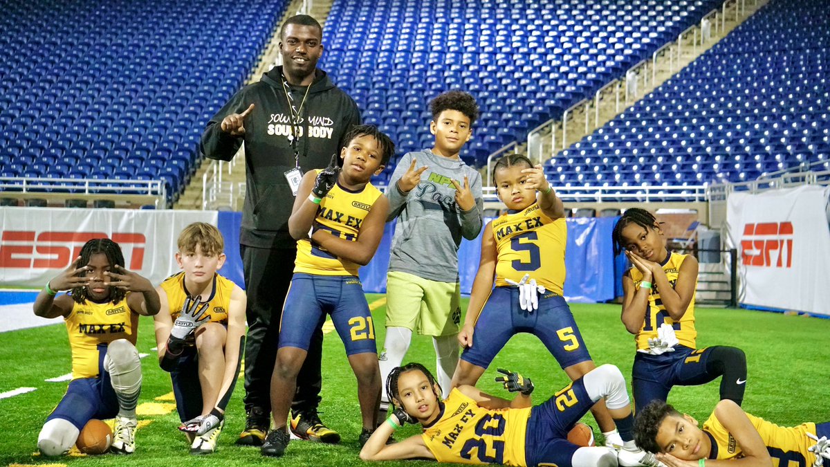 boleachjr's tweet photo. Linked with them “Detroit Players”! It was ALL LOVE in the D!

@NPAPack x @smsbacademy https://t.co/l5tJYTytnX