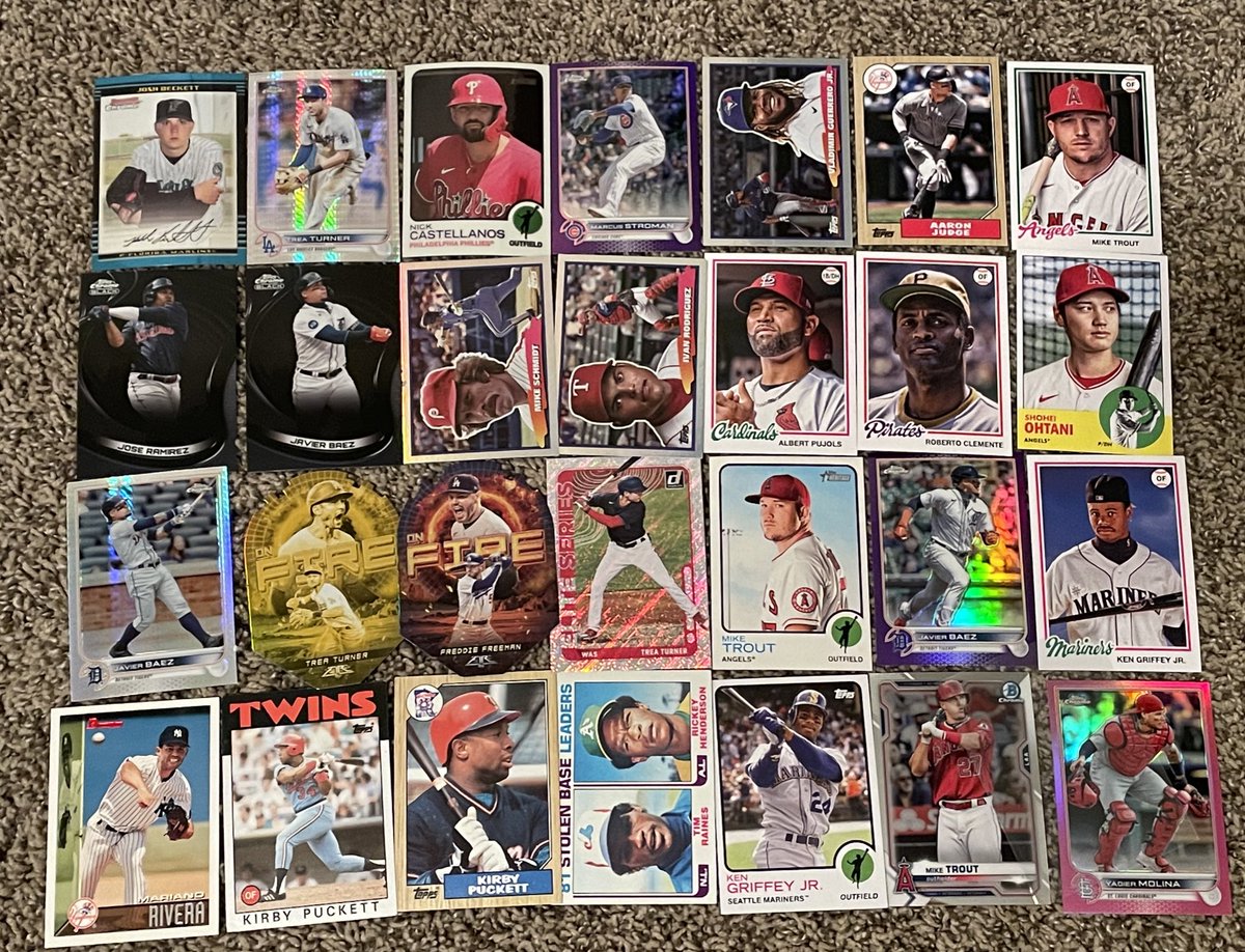 Each card is 1.00$! 
Each additional card .50 cents. 
1-4 cards - add 1.00 PWE
5-8 cards - add 2.00 PWE 
9+ - 3.50 BMWT
1st pic - All rookies /1sts 
2nd pic - Stars/parallels 
Retweets appreciated!