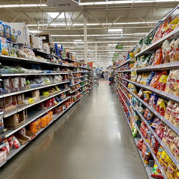 winters_ashe's tweet photo. At Walmart who want smth https://t.co/b6YEDSkUGt