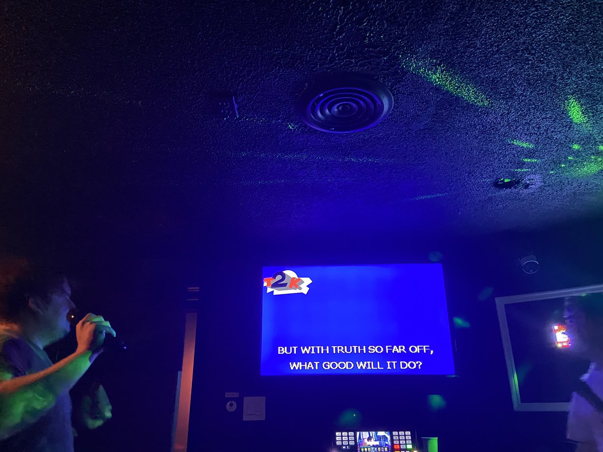 raina douris tweet media