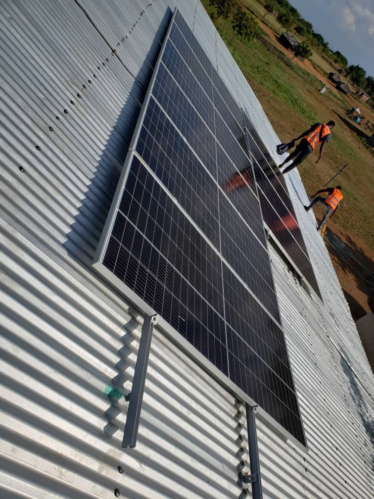 arcsolarug's tweet photo. Solar energy for HEALTH CENTRE 111 BIDIBIDI Refugee settlement provided by @JP2JPC in collaboration with partners; ASOCIACION AMAP, BESAINGA UDALA & AYUNTAMIENTO DE TOLEDO #CleanEnergy #CO2 #gotsolar #kampala #Uganda #Christmas2022 #ClimateHawks #green #RenewableEnergy https://t.co/EYmkeIRzCQ