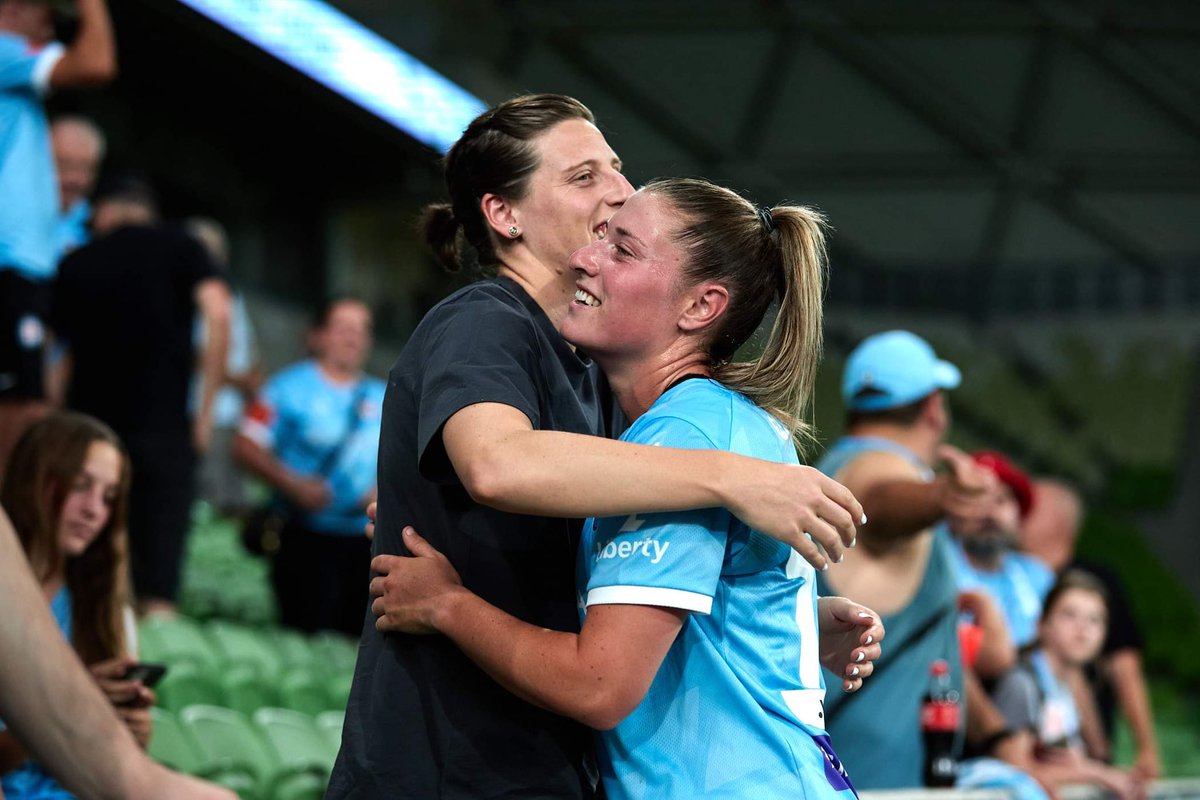 Nice to be home and see the girls 💙