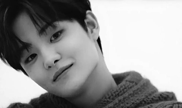 _hourlyjihoon's tweet photo. really the prettiest boy ever 🖤 #jihoon #treasure https://t.co/68WUFSKrqu