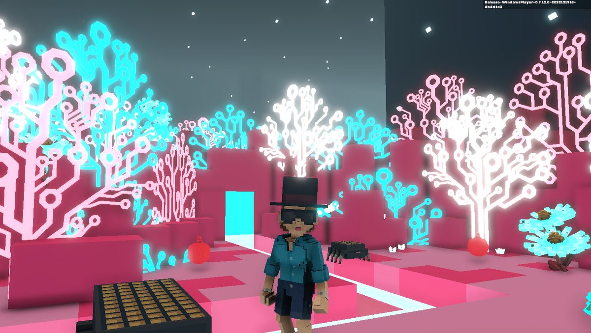 renodion15's tweet photo. @TheSandboxGame I found  the circuit board trees! 🤖🎄 I participated in the #SeasonsGreetingsTSB challenge for a chance to win an NFT! https://t.co/PpgTTpYT1e